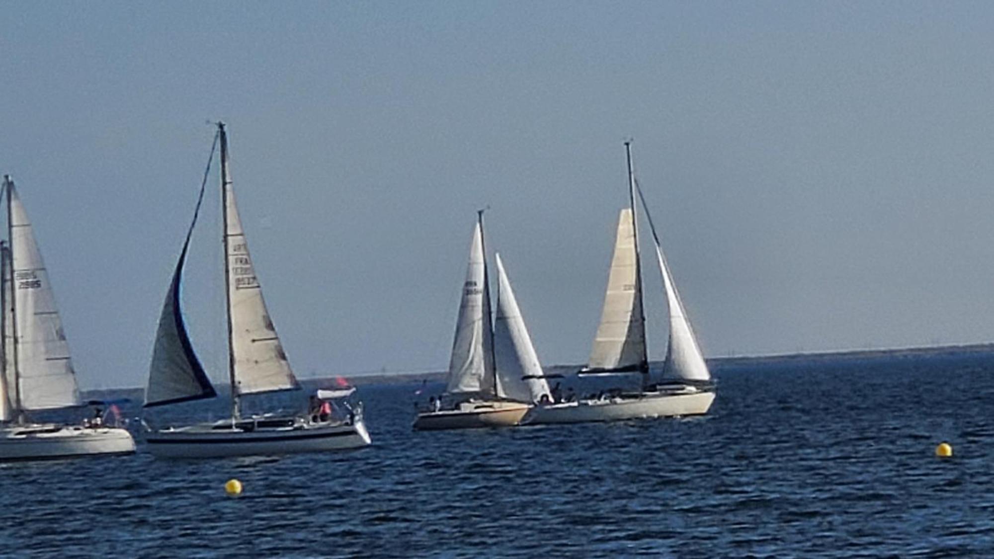 Le Vent Dans Les Voiles - Appartement Classe 4 Etoiles Mèze Εξωτερικό φωτογραφία